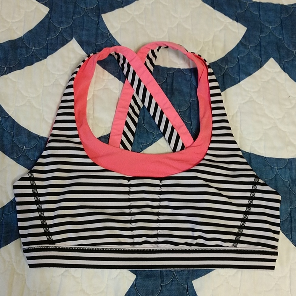 Lululemon sports bra size 8